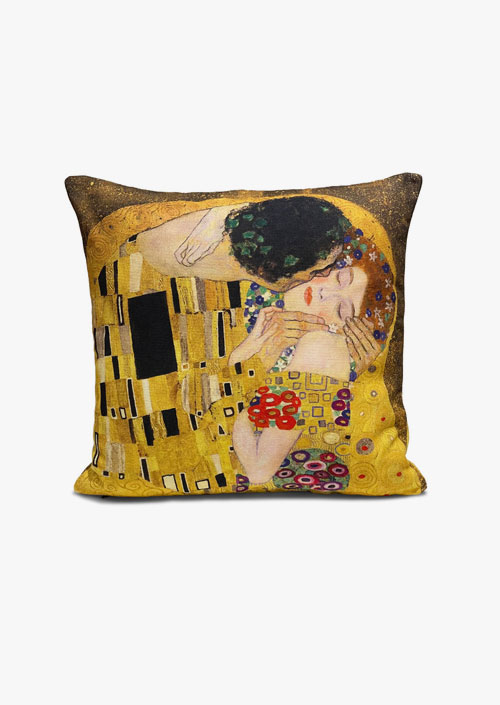 Cotton cushion cover printed with the work "The Kiss" by Gustav Klimt